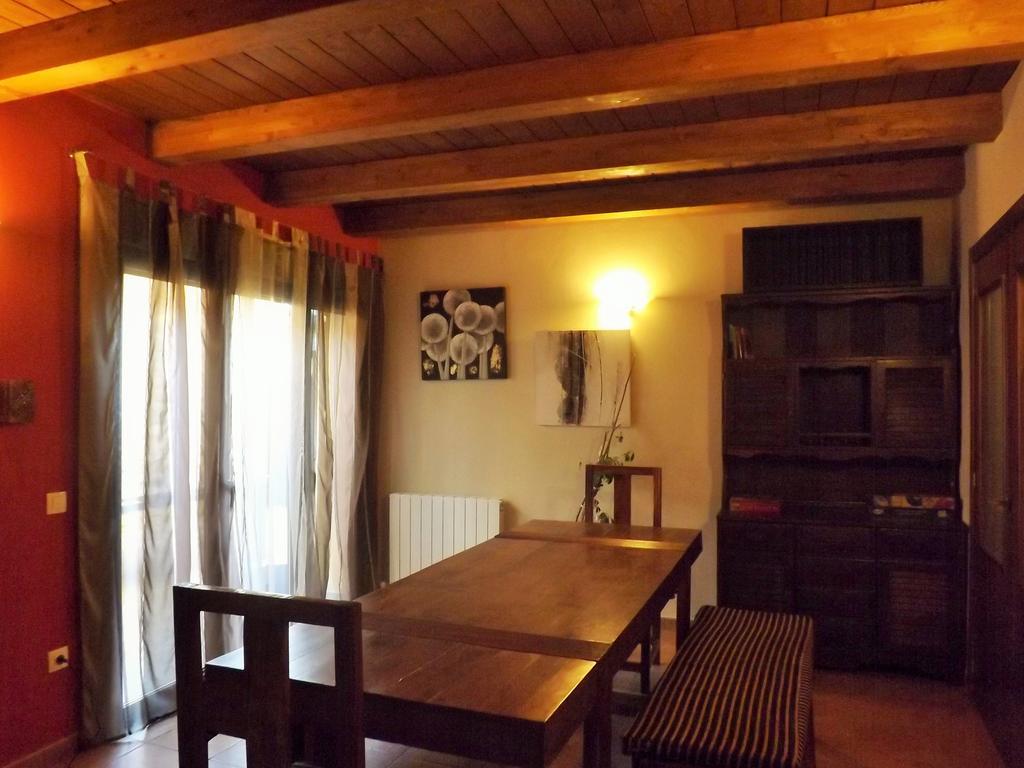 Gasthaus Casa Salto De Roldan Apiés Exterior foto